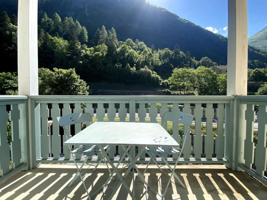 T3 Centre Ville Avec Parking, Balcon Et Wifi. 5P. Cauterets Buitenkant foto