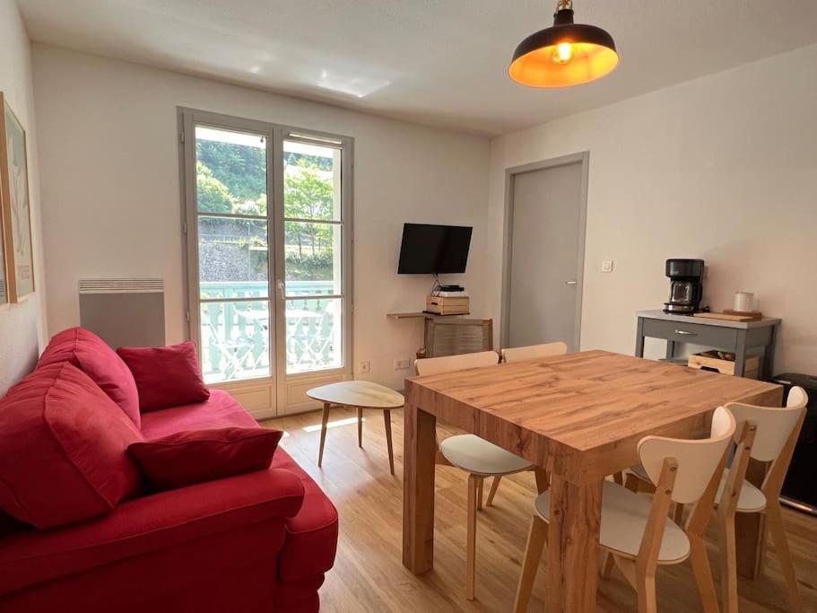 T3 Centre Ville Avec Parking, Balcon Et Wifi. 5P. Cauterets Buitenkant foto