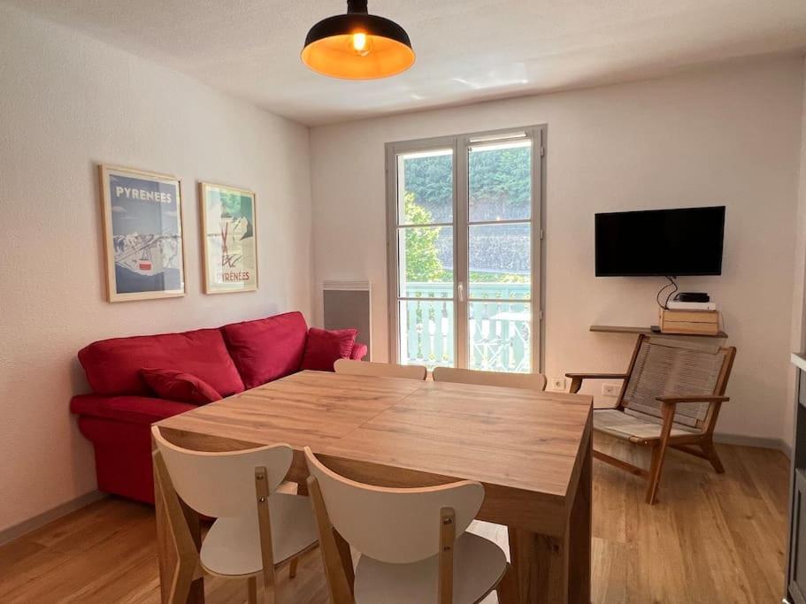 T3 Centre Ville Avec Parking, Balcon Et Wifi. 5P. Cauterets Buitenkant foto